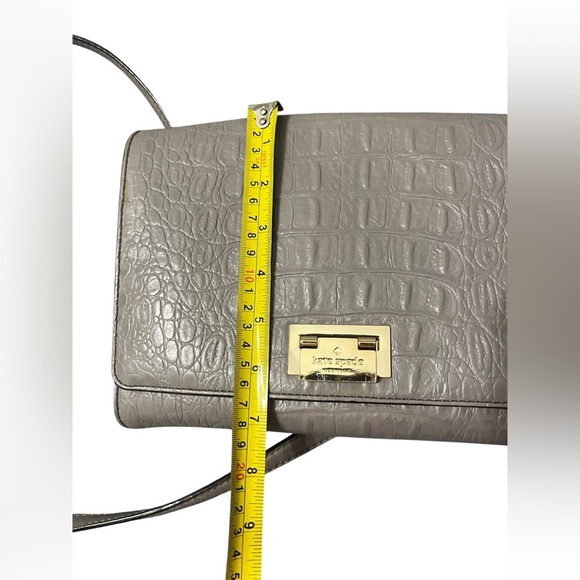 KATE SPADE Harwood Place Fiona Crossbody Soft Taupe Gray Color Croc Leather - Picture 12 of 13